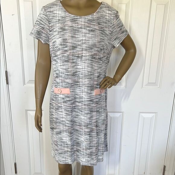 Connected Apparel Black and White Textured Dress with Pink Accents Size 16 - Picture 1 of 7